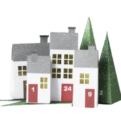 Adventskalender, kalenderhus og juletrær med herlig vinterstemning. Papir, 24 stk. + 24 klistremerker 1–24