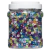 En boks med vilt mange perler og bokstavperler i ulike farger og former!