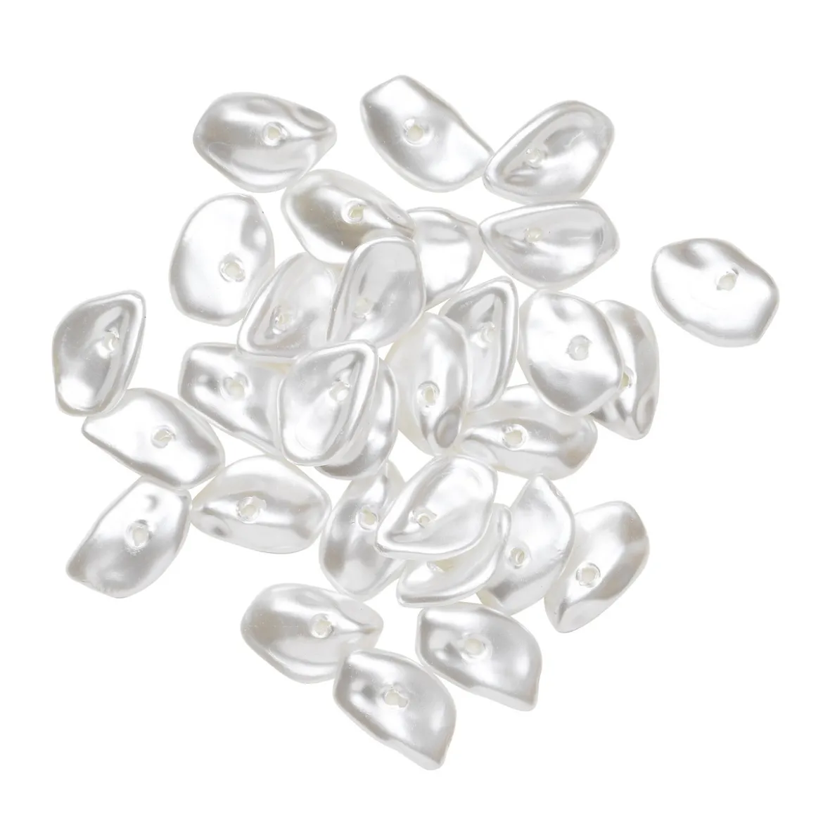 Flate akrylperler som ser ut som ferskvannsperler 10x8 mm 30 stk.