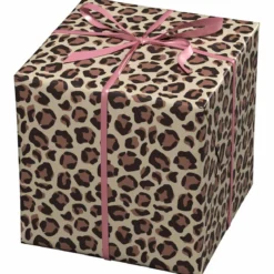 Gavepapir på rull 10 m × 57 cm – beige papir med leopardmønster