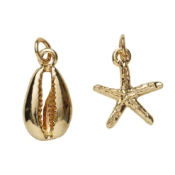 2 gullfargede anheng / charms, sjøstjerne Ø15 mm, skjell 10×14 mm