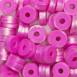 Heishi-perler i rør – gullglinsende cerisefargede heishis, Ø6 mm