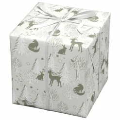 Julepapir 10-metersrull, 57 cm bred – vinterdyr i en snørik skog