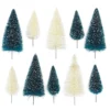 Juletrær mini, 10 dekorasjonsjuletrær med snø – H 7 / 9,5 cm, Ø3,5–5 cm