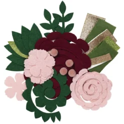 Lag flotte og livfulle filtblomster av ferdigskårne filtstykker – rosa tema