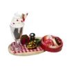 Miniatyrkit med diverse julegodterier, fatet er 4 cm langt og isen 3 cm høy