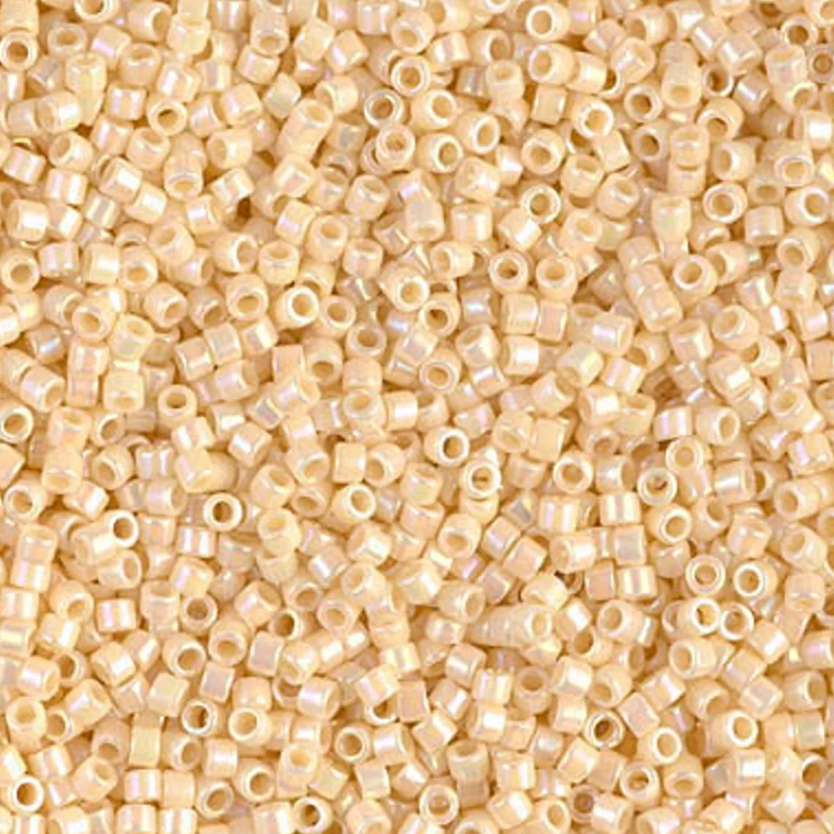 MIYUKI Delica 11/0 creme 5 g – DB0157 Opaque Cream AB