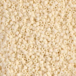 MIYUKI Delica 11/0 creme m 5 g – DB0762 Opaque Cream Matted