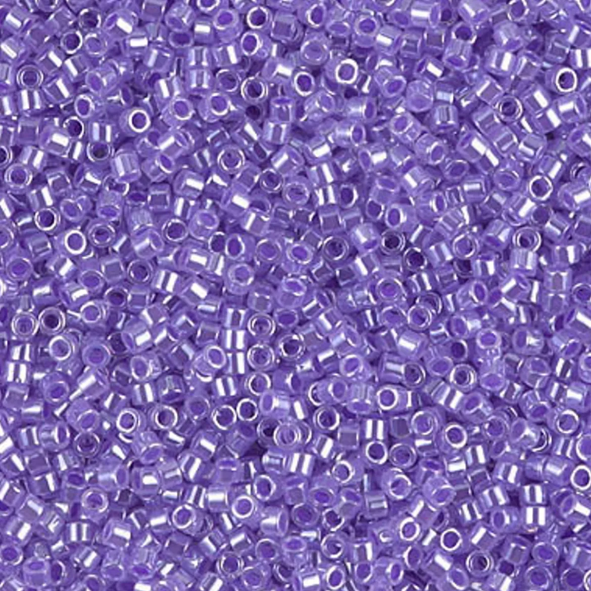 MIYUKI Delica 11/0 Lys lilla. 5g – DB0249 Lined Crystal Purple Ceylon