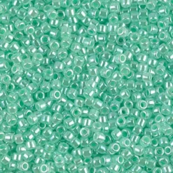 MIYUKI Delica grønn glans 5g – DBM0237 Lined Crystal Light Green