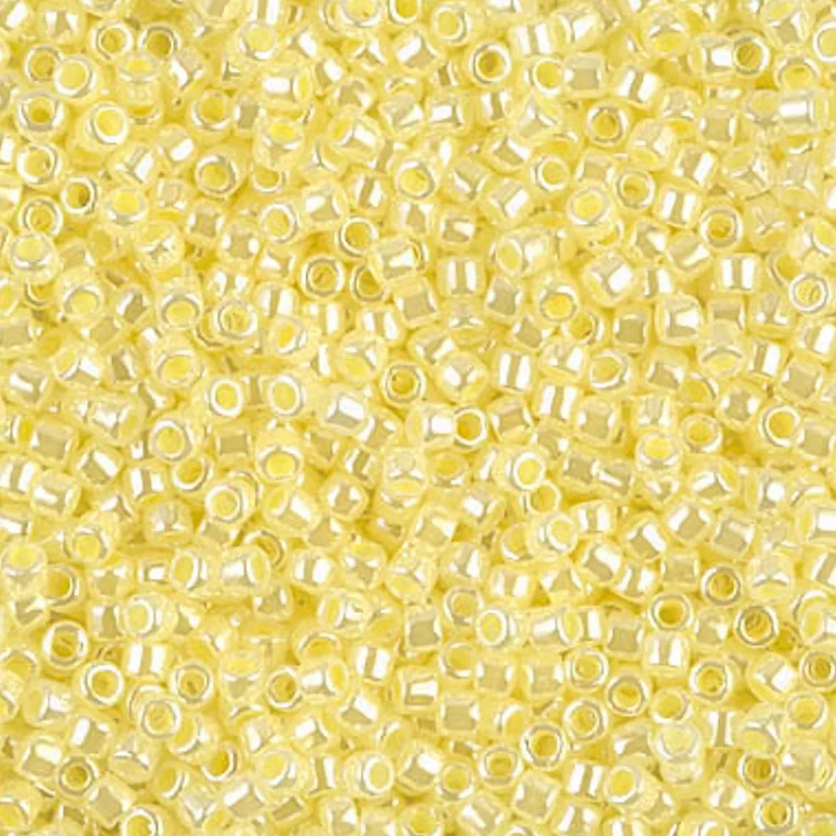 MIYUKI Delica gul perle 5g – DBM0232 Lined Crystal Pale Yellow