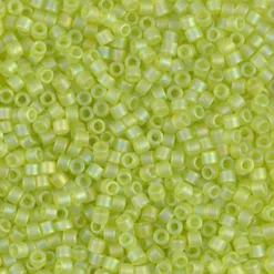 MIYUKI Delica limegrønn 5g – DBM0860 Matted Transparent Chartreuse AB