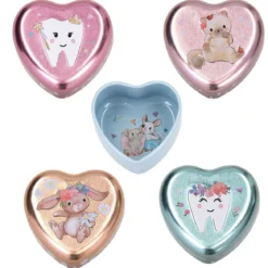 Princess Mimi melketanneske, liten hjerteformet eske for småting, 4,8×4,9 cm. Pris per stykk, selges assortert på nett