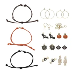 Smykkekit til spooky Halloween! – 3 par øredobber, 3 armbånd og 12 skikkelig uhyggelige charms