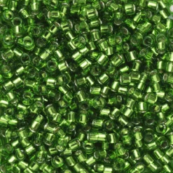 TOHO-perler 11/0 – grønn, 27 Silverlined peridot