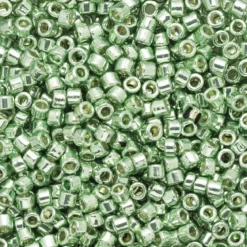 TOHO-perler 11/0 – lysegrønn metallic glans, PF560 PF galvanized sea foam